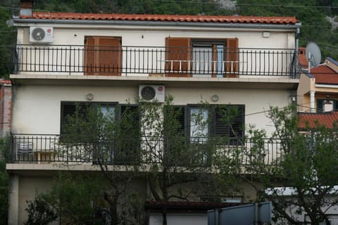 Fazila 7+1 Apartment in Lika-Senj County