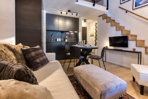 TV and multimedia, Kitchen or kitchenette, Living room, Dining area