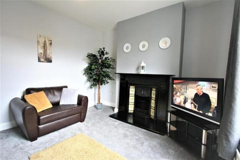Nelson By The Docks Serviced Apartments by Roomsbooked Apartment in Gloucester