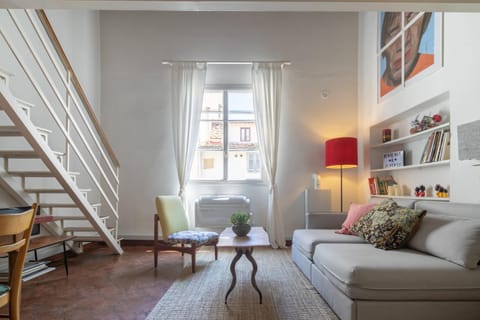 Living room, Seating area