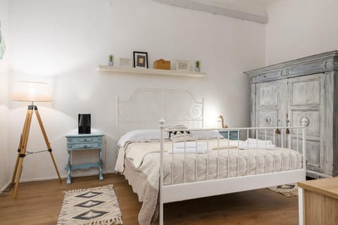 Bedroom, wardrobe