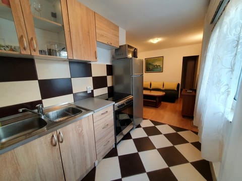 Kitchen or kitchenette, oven
