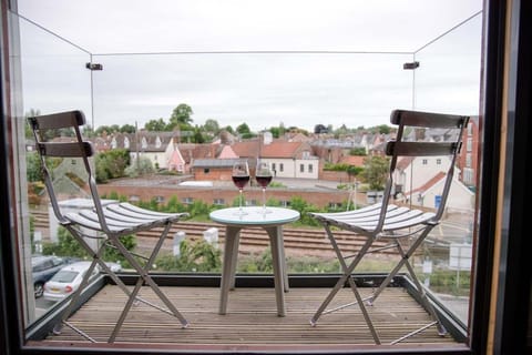 8 Deben Wharf, Woodbridge Apartment in Mid Suffolk District