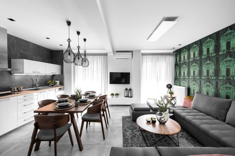 Kitchen or kitchenette, Living room, Seating area, Dining area
