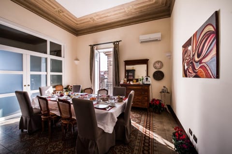 Dining area, Breakfast, Internal: Not applicable to any particular room