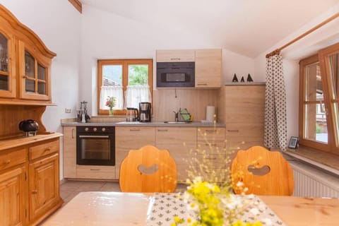 Coffee/tea facilities, Kitchen or kitchenette, Dining area, dishwasher, minibar, pet friendly, stove, toaster