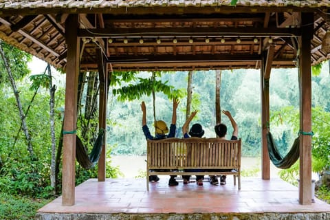 Area and facilities, Entertainment, group of guests