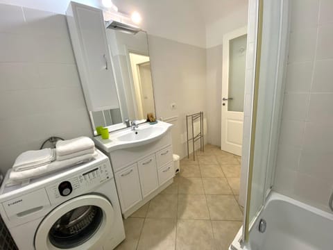 Gli ulivi della Monda House in Finale Ligure