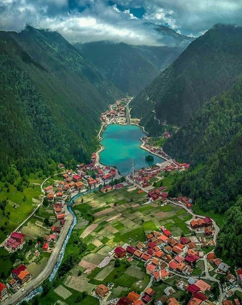Off site, Natural landscape, Bird's eye view, Hiking, Autumn, City view, Lake view, Mountain view, Area and facilities, Location, Sunset