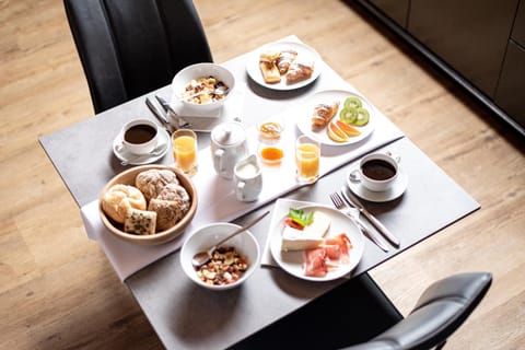 Breakfast, Buffet breakfast