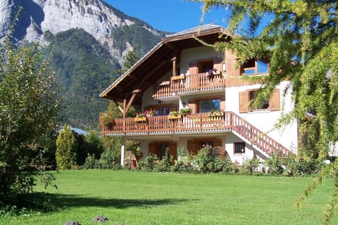 Property building, Day, Garden