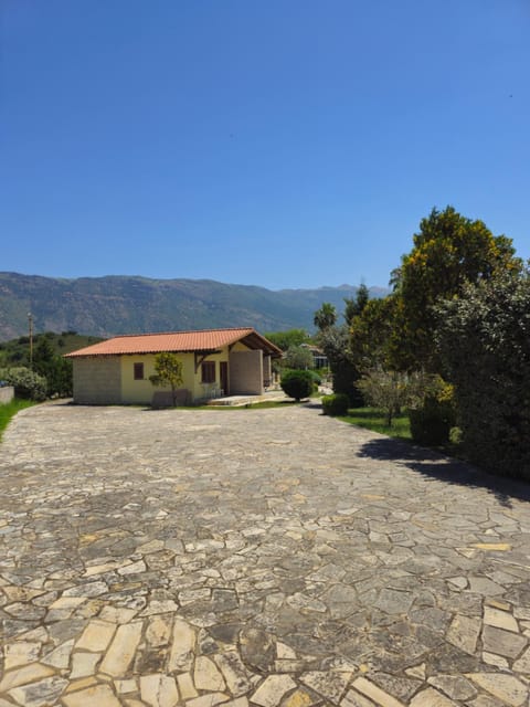 Resort Te Zagolli Bed and Breakfast in Vlorë County, Albania