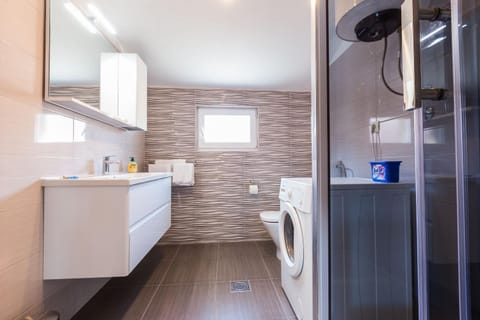 Ivan07 spacious 3BR apartment with terrace Apartment in Zadar