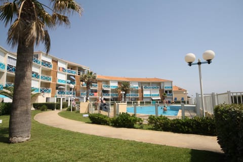 Garden, Swimming pool, Swimming pool