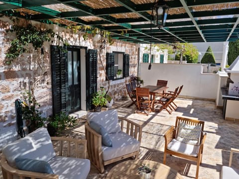 BBQ facilities, Coffee/tea facilities, Dining area