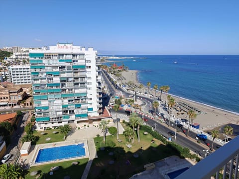 Bird's eye view, Pool view