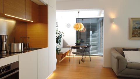 Dining area, kitchen