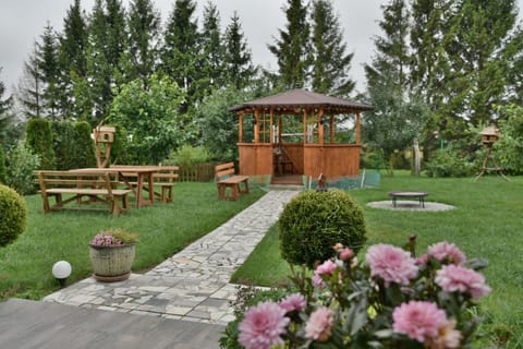Neighbourhood, Natural landscape, BBQ facilities, Children play ground, Garden, Evening entertainment, Area and facilities