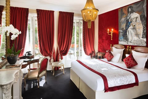 Photo of the whole room, Street view