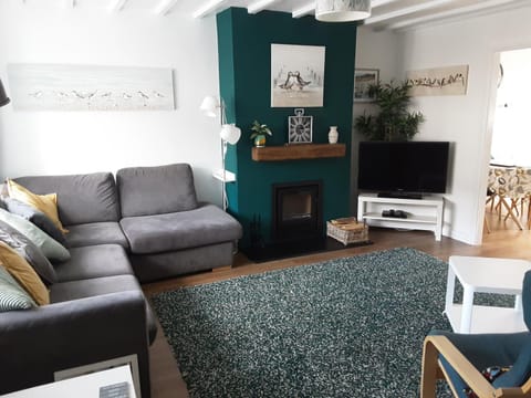 Inner Harbour Cottage House in England