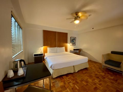 Bed, Street view, internet