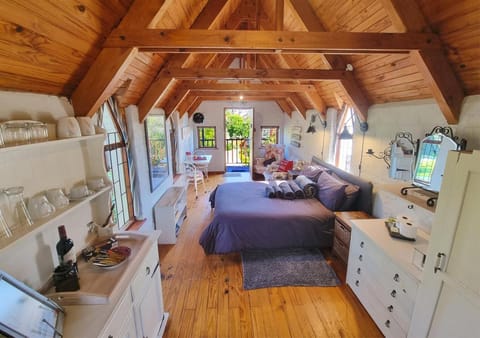 Bed, View (from property/room), Balcony/Terrace, Photo of the whole room, Seating area, Dining area, Garden view, wardrobe