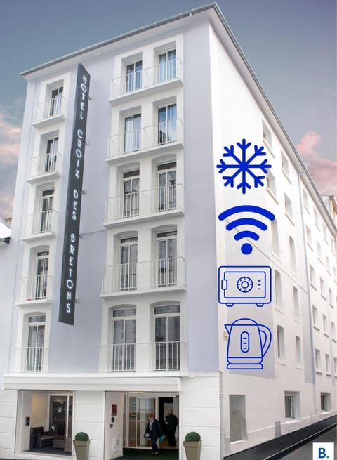 Property building, Coffee/tea facilities, safe, air conditioner, air conditioner