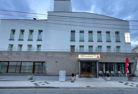 Restaurant/places to eat, Facade/entrance