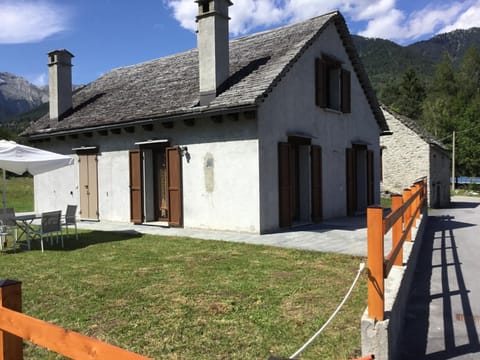 Baita Emilia House in Canton of Ticino