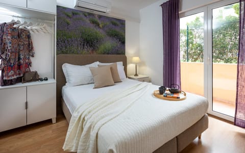 Apartments Sunny Elza Apartment in Hvar