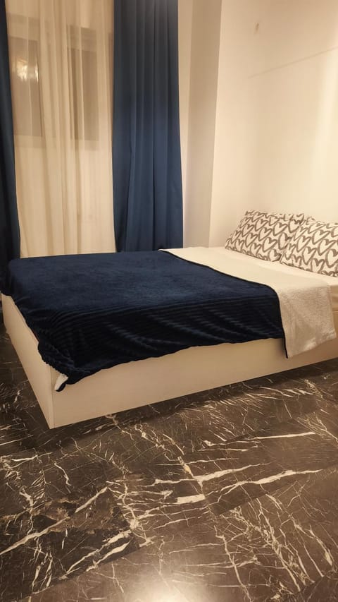 133 Sokratous, Black marble. Apartment in Kallithea