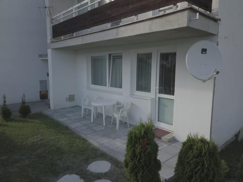 Spring, Off site, Decorative detail, Street view, Sunset