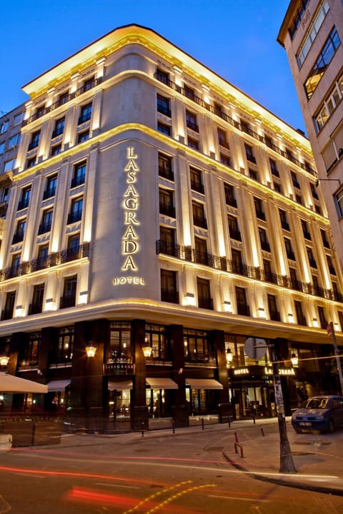 Facade/entrance, Night