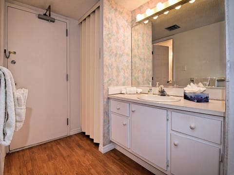 440 West 1005N Private Balcony with Water View 23095 Apartment in Clearwater Beach