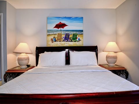 440 West 608 N Waterfront 2 Bedroom 2 Bathroom with Gulf of Mexico View. 23125 Apartment in Clearwater Beach