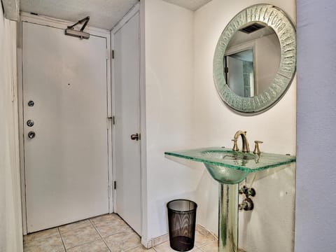 440 West Condos 1508S Walk to the Beach 555 Apartment in Clearwater Beach