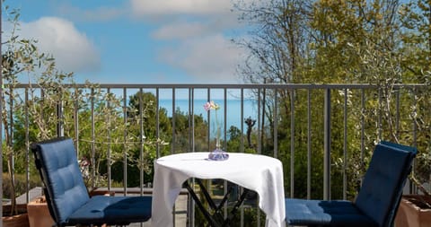 View (from property/room), Balcony/Terrace, Bedroom, Sea view