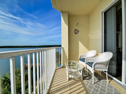 Boca Ciega Resort 313 Charming One Bedroom on the water at Boca Ciega Resort and Marina 23106 Apartment in Seminole