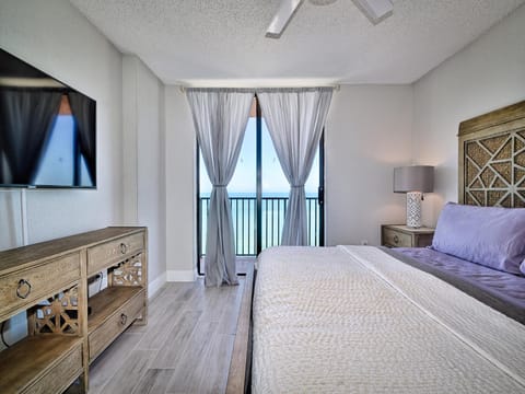 Madeira Towers 802 Renovated Madeira Towers Beachfront 2 Bedroom 2 Bathroom Condo 23143 Apartment in Redington Beach