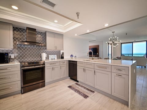 Madeira Towers 802 Renovated Madeira Towers Beachfront 2 Bedroom 2 Bathroom Condo 23143 Apartment in Redington Beach