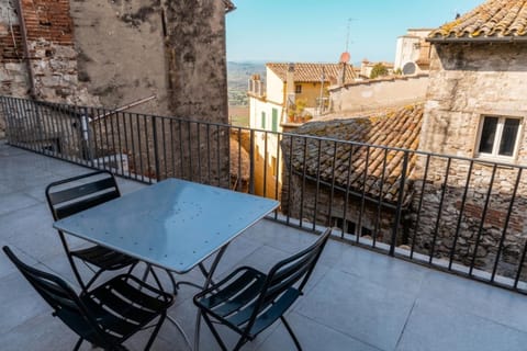 Day, View (from property/room), Balcony/Terrace, Balcony/Terrace, Dining area