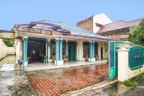 Facade/entrance