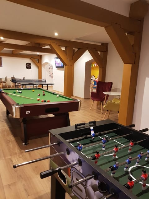 Communal lounge/ TV room, Billiard, Darts, Game Room, Kids's club, Evening entertainment