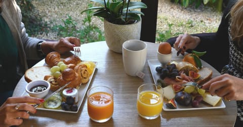 Breakfast, Buffet breakfast