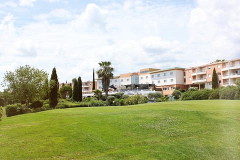 Property building, Garden, On site