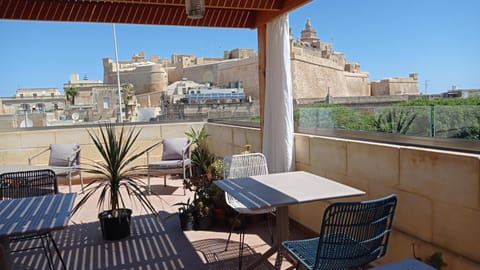 View (from property/room), Balcony/Terrace, Area and facilities, Internal: Not applicable to any particular room