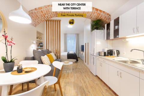 Kitchen or kitchenette, Living room, Seating area, Dining area, minibar, oven, pet friendly, stove, toaster