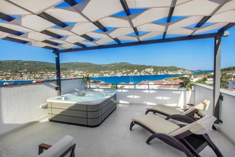Day, Balcony/Terrace, Mountain view, Sea view, sunbed