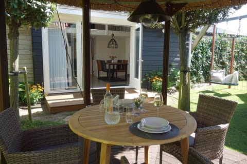 Garden, Dining area
