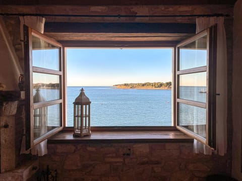 City Center Coastal Escape - Apartments with Sea View or Cozy Room Apartment in Novigrad